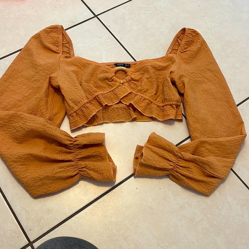 Long sleeve crop top
